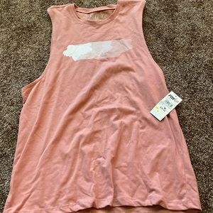 Did not like how far the arm holes on the tank top dipped.